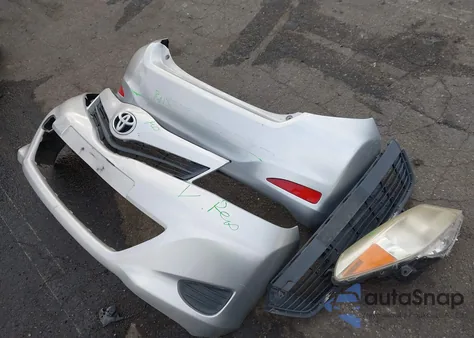 2013 Toyota Yaris L z USA, uszkodzony, nr VIN JTDJTUD34DD570833